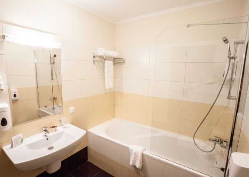 Optima Sumy Hotell Eksteriør bilde