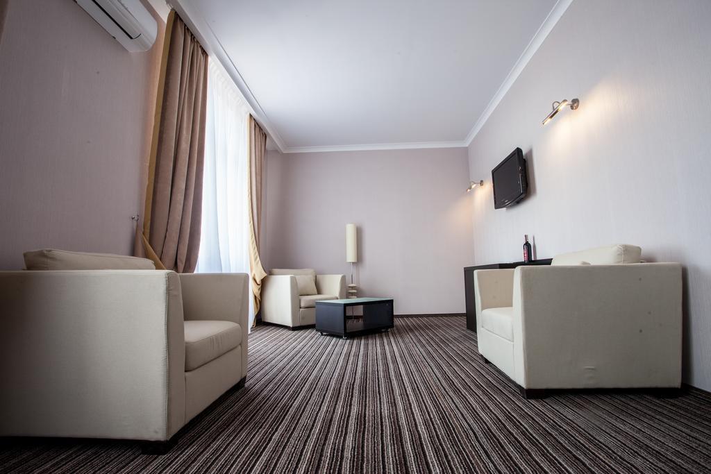 Optima Sumy Hotell Eksteriør bilde